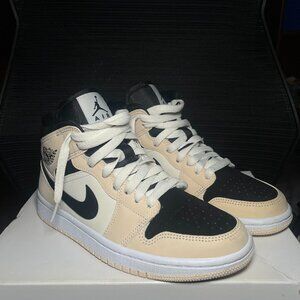 Air Jordan 1 Mid 'Barely Orange' US 6.5 WMNS Basically NEW